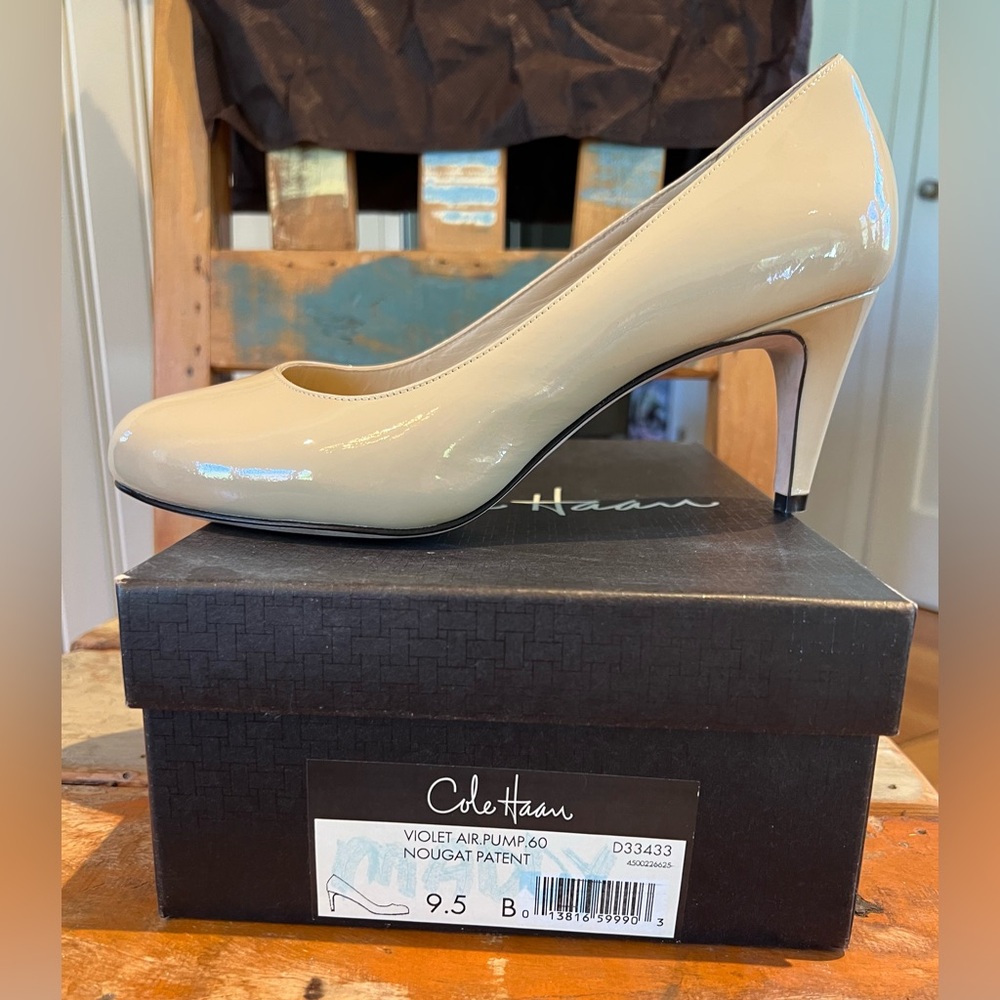 Cole Haan NikeAir nude pumps, Size 9.5B, like new, in box with dust bag